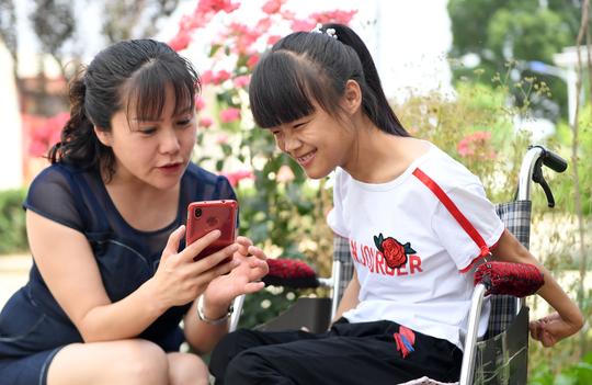 脑瘫女孩海浪的创业之路