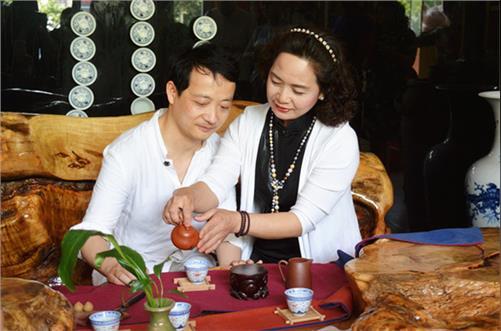 崔万志老婆李丽梅个人资料照片崔万志和老婆相识的经历
