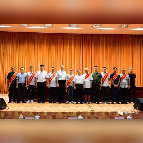 动车贵港到南宁有几点的？