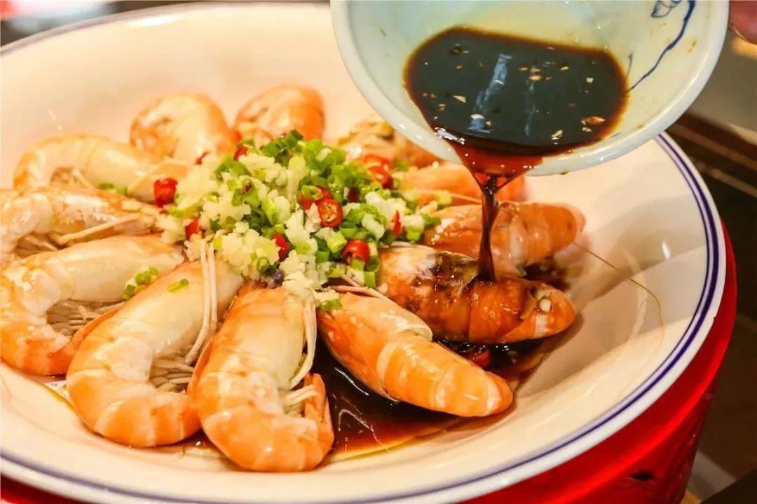 美的广场有什么美食（穿大衣的日本小姐姐都感觉很有贵妇气质）