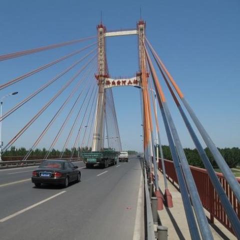 济南黄河隧道开通了，为什么不建大桥，成本不更低吗？