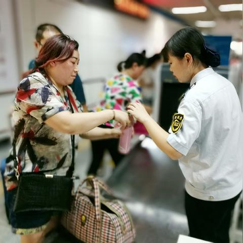 地铁几路到成都市三医院的长尾关键词有哪些