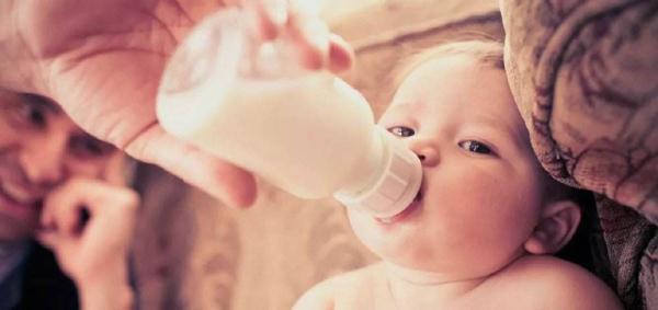 怎么判断孩子是否有过度喂养