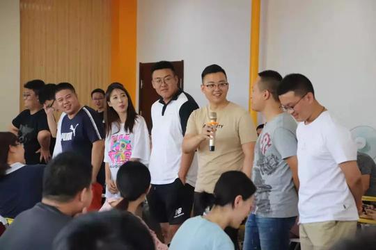 梅河口市招募的电子商务创业实践大学生工作者开始培训！