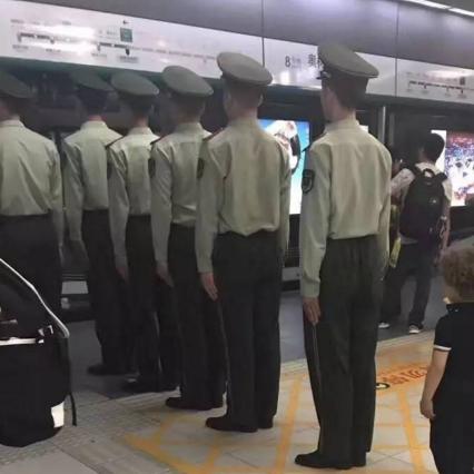 成都市空军医院地铁的长尾关键词有什么