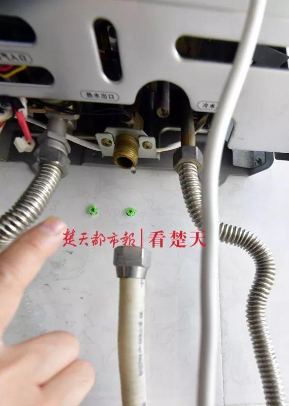 燃气灶不冒水怎么修复