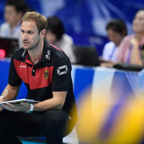 宁波市北仑区离哪个区近