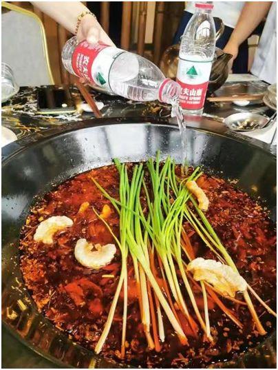 昭通有什么美食（昭通哪条街上的风味小吃最全最诱人）