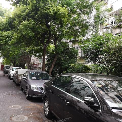 上海虹口区海伦路到赤峰路坐几路车？