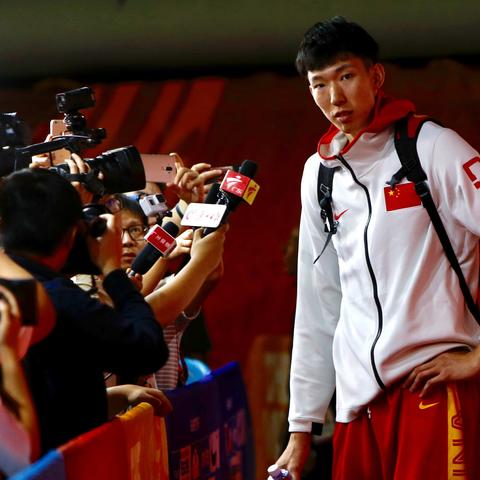 男篮看不看足球比赛的长尾关键词有哪些