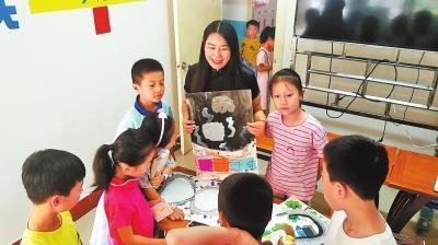 编织留守儿童的七彩梦