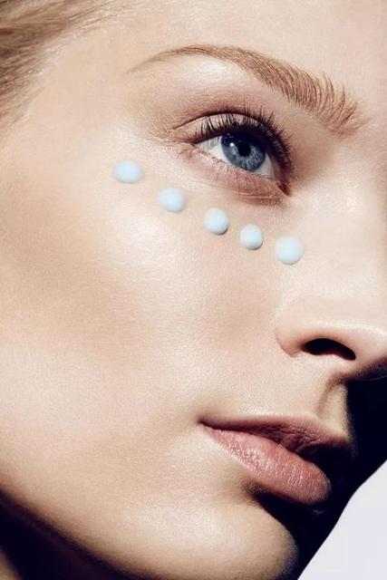 眼睛黑眼圈重可以抹眼霜吗 眼睛黑眼圈重可以抹眼霜吗