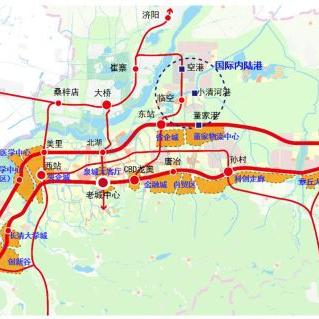 济南火车站到华龙路附近有没有直达的公交车？