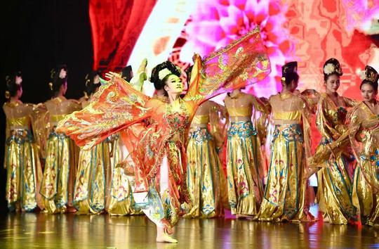 东城“月圆京城情系中华”文艺演出庆中秋