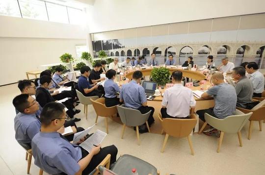 市检二分院举办知名法学期刊主编（编辑）座谈会暨调研课题中期评审交流会