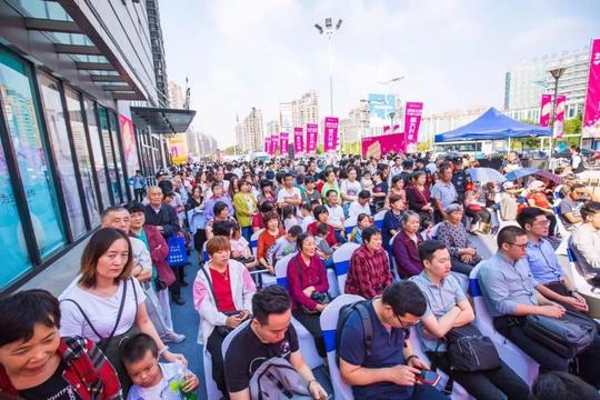 人人人人人！全都是人！平湖八佰伴开业三天盛况，你能想象吗？