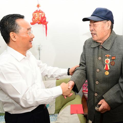 转业回老家合肥还是驻地青岛好，一直困惑，望点拨？