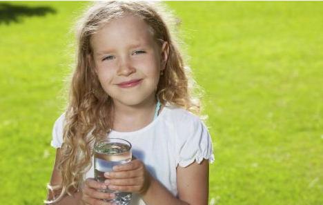 不适合孩子喝的饮品有哪些 不适合孩子喝的饮品有哪些