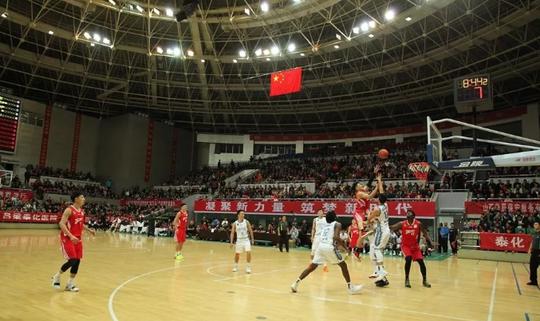2019年庆国庆“新联杯”中国职业篮球热身赛（吕梁站）在吕梁体育馆举行