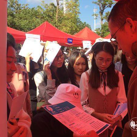 昆明市第十中学人数多少