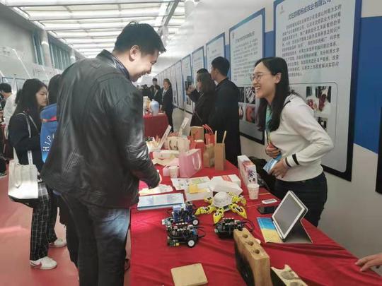 首届东北三省青年创新创业成果博览会在沈阳举行