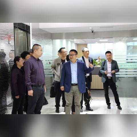 苏州市和贵阳市哪个大