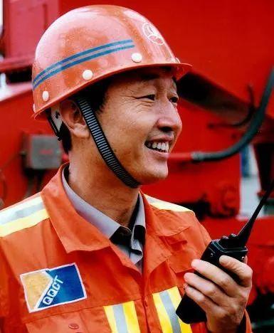 「作文素材」“勤劳革命、劳动精神”作文素材及时评文