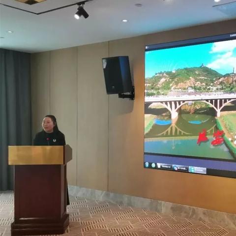 兴义位于武汉市哪个方向