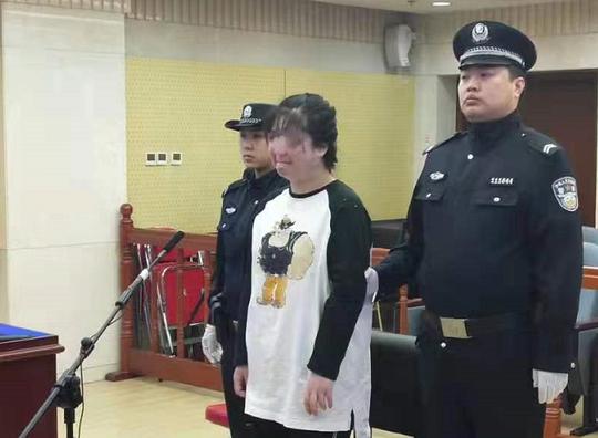“盘丝洞”里的骗局，女青年诈骗网友30万供给男友