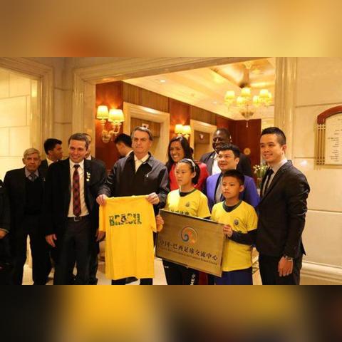 巴西总统经常看足球比赛的长尾关键词有哪些