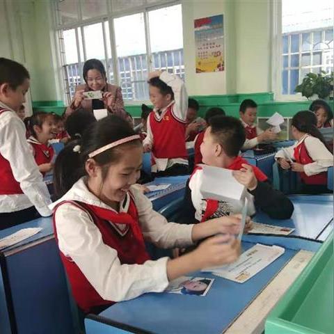 武汉自驾新疆时间的长尾关键词有什么