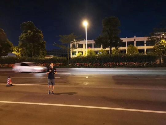 今天，我们把文字和镜头都留给永远奔跑在路上的你们