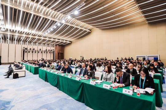 在进博会上，闵行发布208项技术创新需求清单，近一半“呼唤”海外解决方案