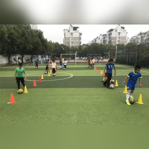 足球绕杆间距多少合适