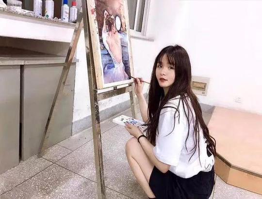 “我不想做网红！”2年圈粉35万，女生靠绘画月入超2万