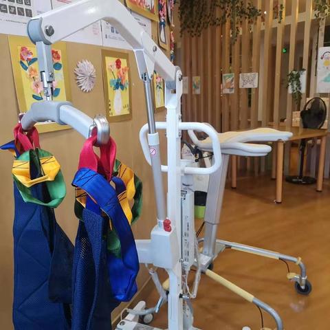 上海：鼓励保险机构将康复辅具纳入相关责任险、健康险等保险赔付范围