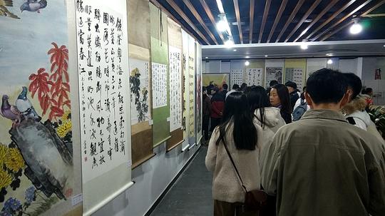 安庆大学生创业创新首届书画作品展开幕