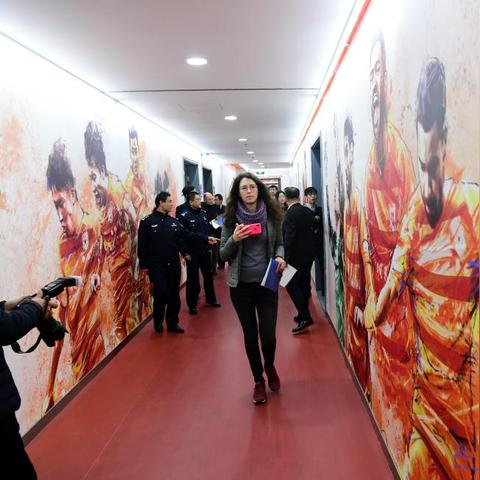 专业足球场怎么排水