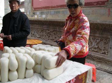 什么美食是云南的（云南昆明有什么特色小吃）