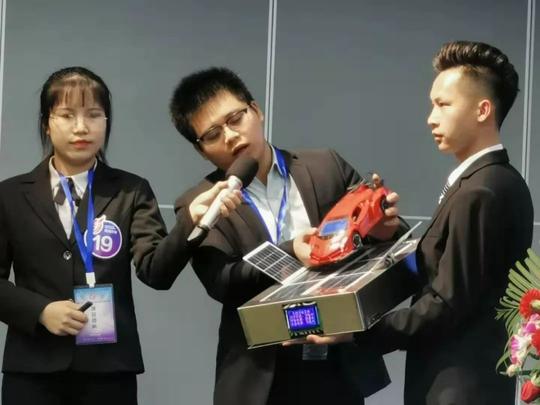 现场头脑的火花闪现！首届广西大学生科技创业项目遴选现场评审在柳举行