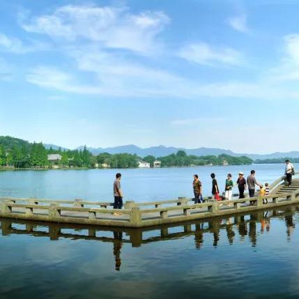 杭州和西安哪个城市好玩？