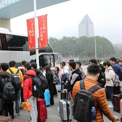 兰州公交爱心卡怎么不年审？