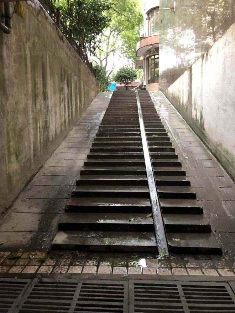 装修板材怎么上楼