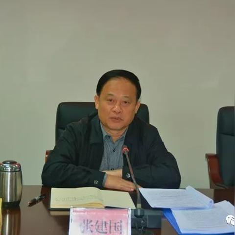 钦州市和南宁市哪个发展好