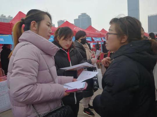 2019年临沂稳就业强创业再发力实现失业人员再就业35093人