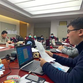 广州市位于武汉什么方位