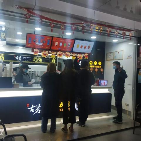 泉州市ktv上班一个月能挣多少钱