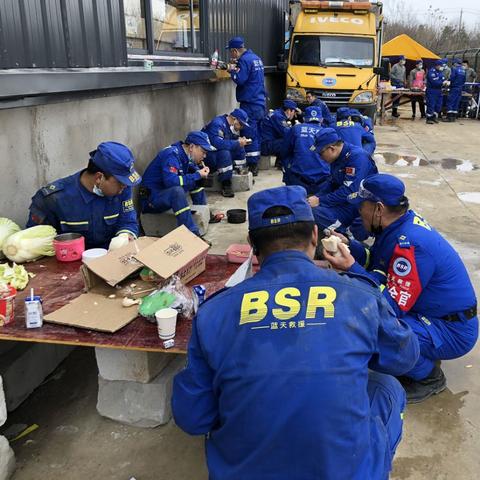 驰援武汉采访的相关长尾关键词有哪些