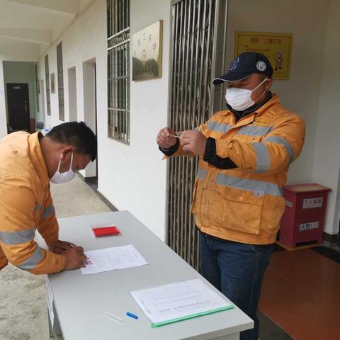 合肥一六旬老太突发心脏病致半瘫，丈夫每天搀扶行走5小时助其康复，对此你怎么看？