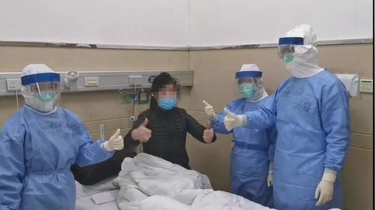 陕西省首例重型新冠肺炎患者治愈出院，50多岁女患者已住院14天